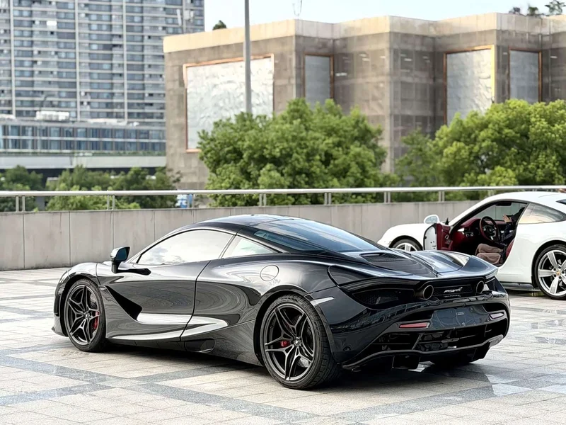 McLaren 720S — фото 13