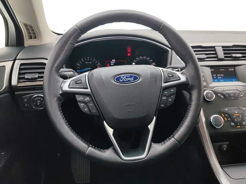 Ford Mondeo — фото 15