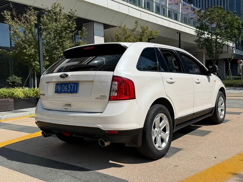 Ford Edge — фото 11