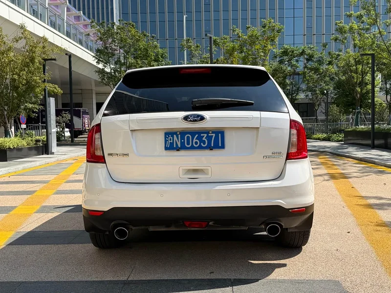 Ford Edge — фото 12