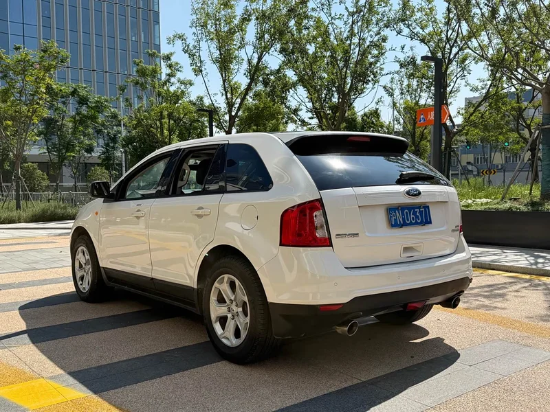 Ford Edge — фото 13