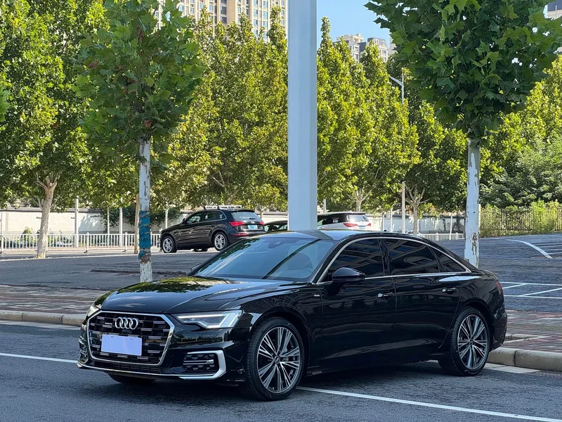 Audi A6L — фото 1