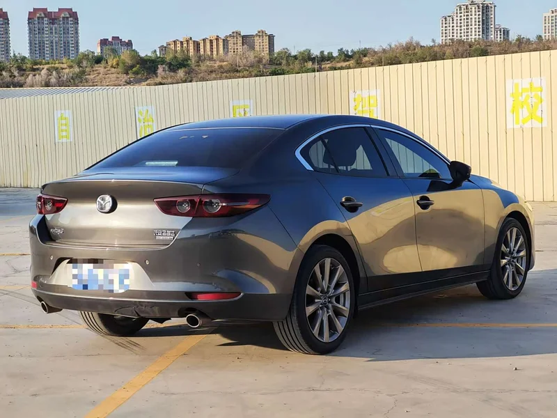 Mazda 3 Axela — фото 4