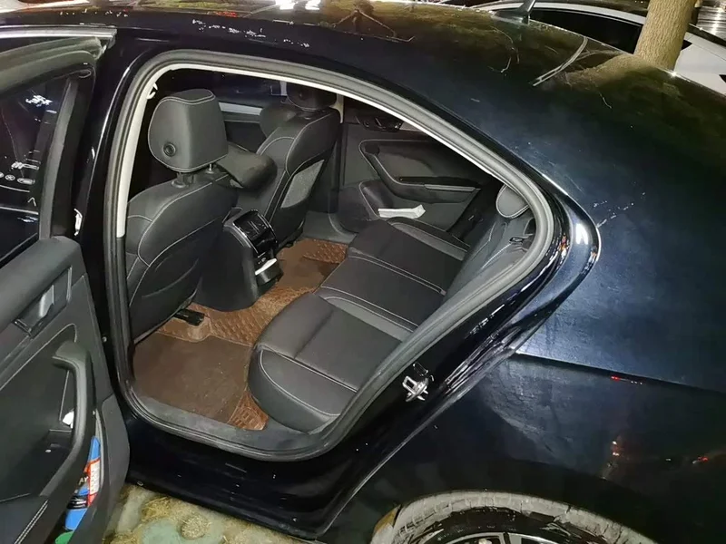 Skoda Superb — фото 13