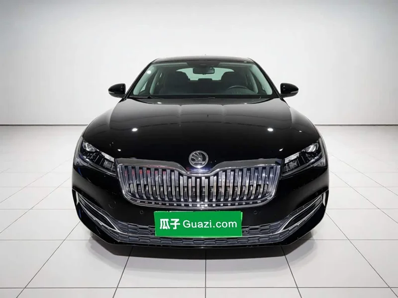 Skoda Superb — фото 2