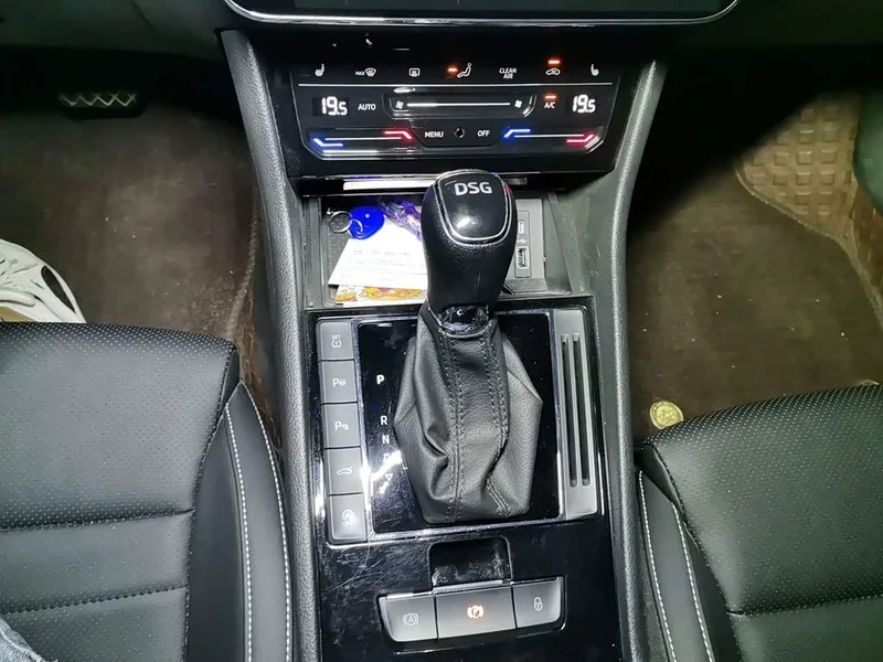 Skoda Superb — фото 10