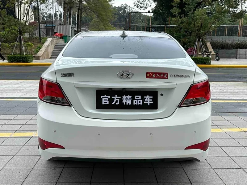 Kia Verna — фото 4