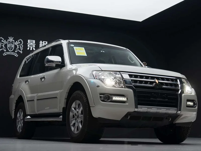 Mitsubishi Pajero (Imported) — фото 5