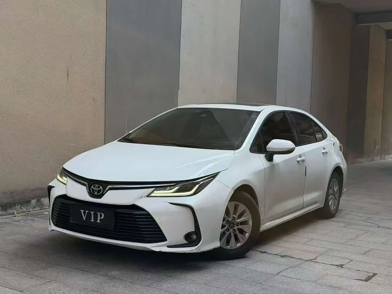 Toyota Corolla — фото 1