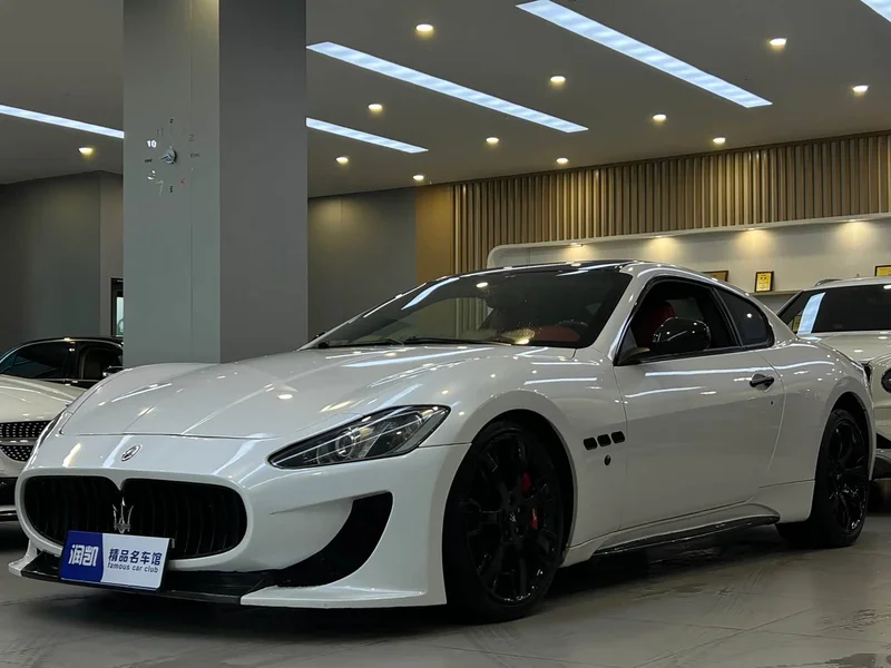 Maserati GranTurismo — фото 1