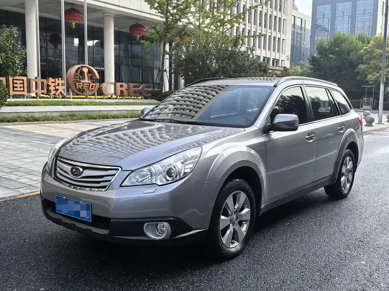 Subaru Outback — фото 1