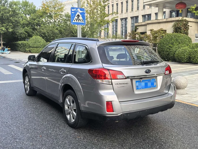 Subaru Outback — фото 3