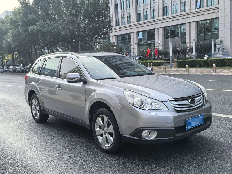 Subaru Outback — фото 7