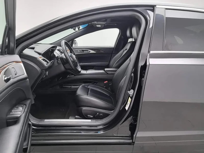 Lincoln MKZ — фото 10