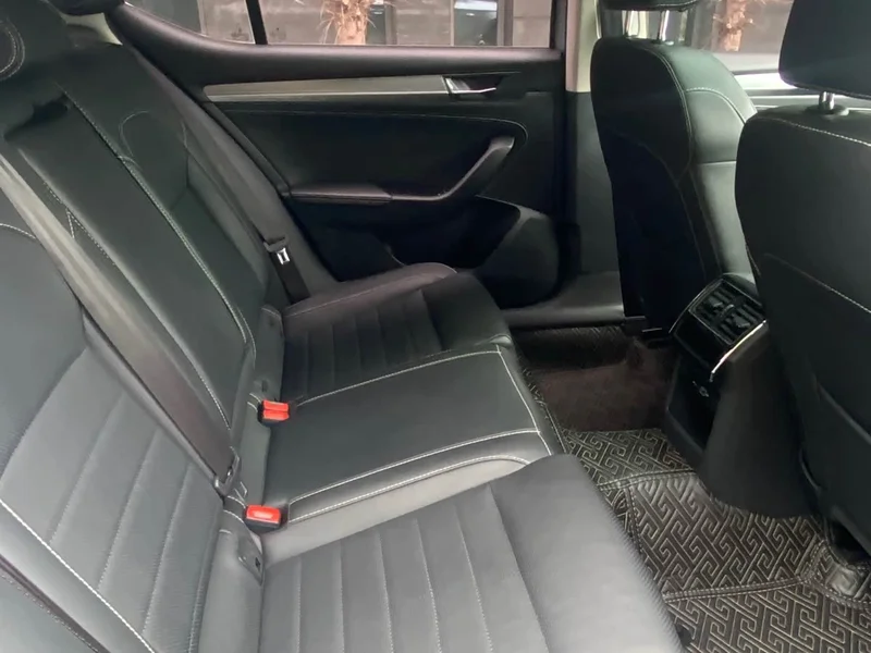 Skoda Superb — фото 12
