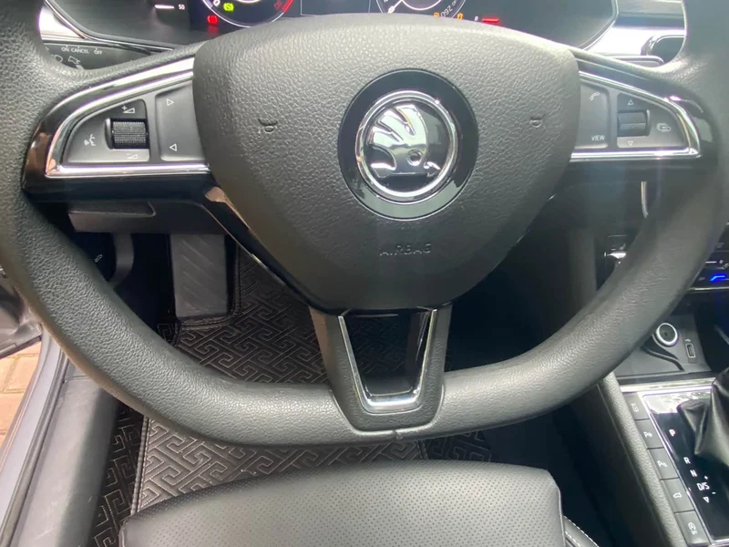 Skoda Superb — фото 16