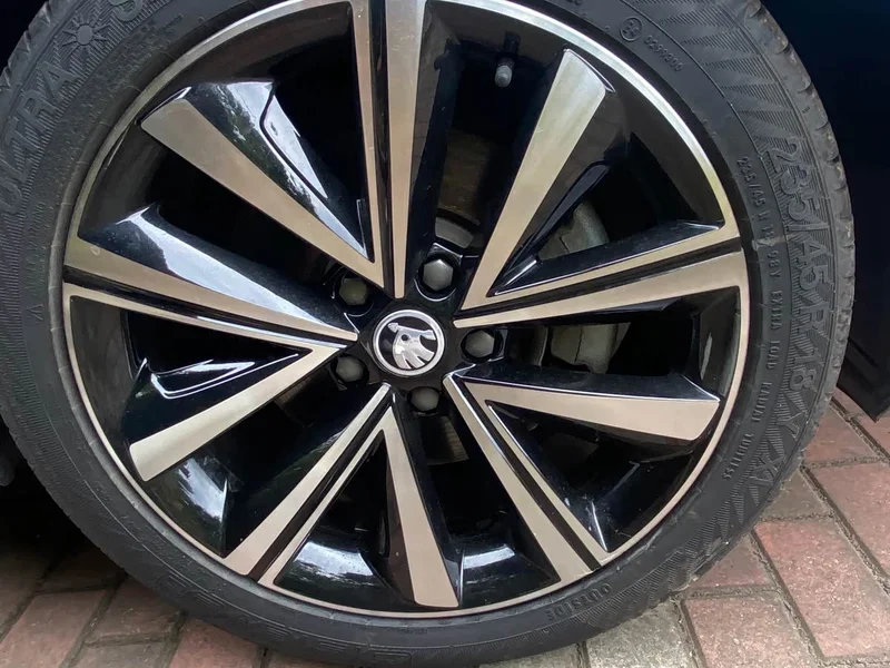 Skoda Superb — фото 22