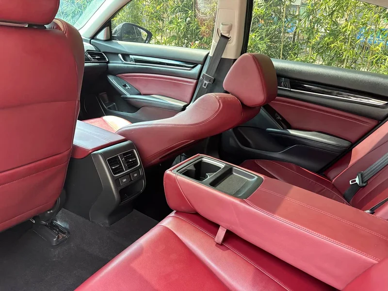 Honda Accord — фото 12