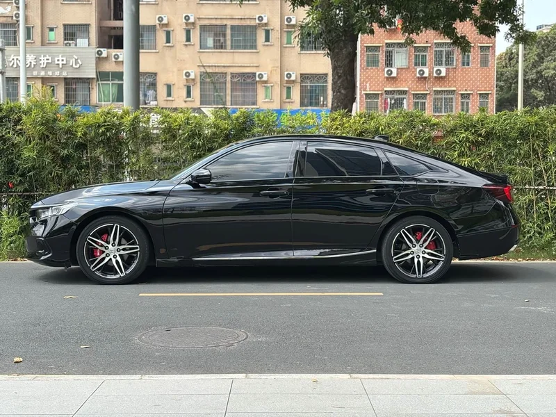 Honda Accord — фото 19