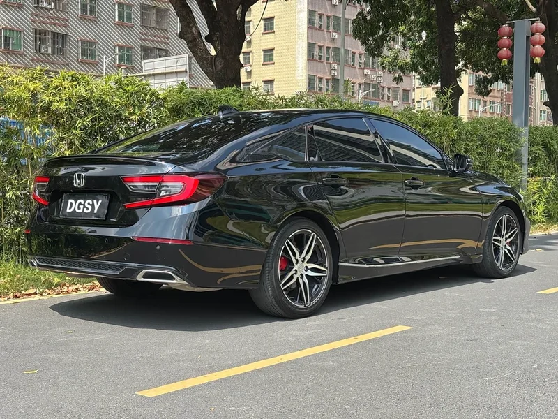 Honda Accord — фото 20
