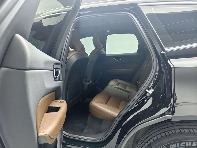 Volvo XC60 — фото 13