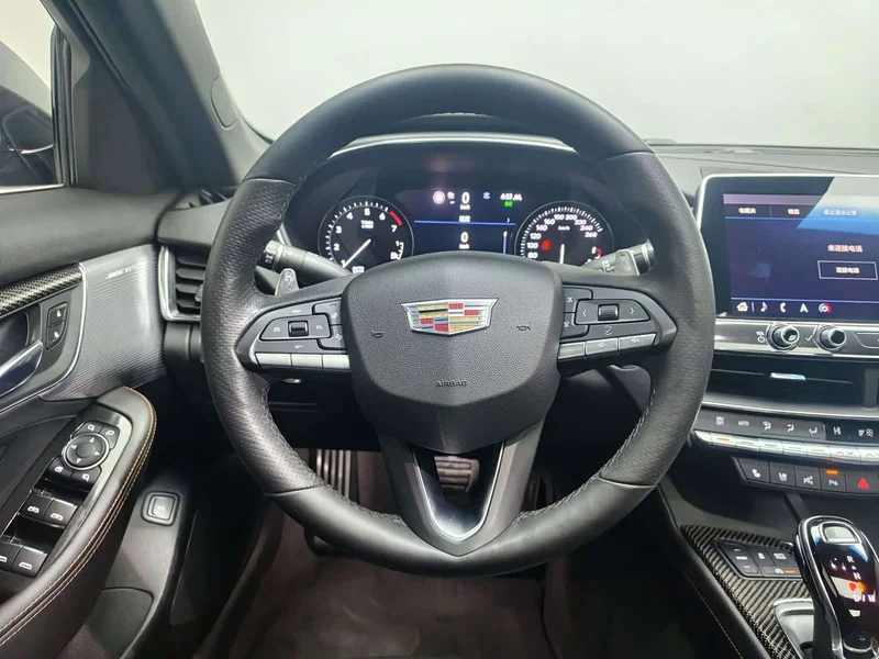 Cadillac CT5 — фото 4