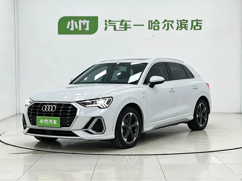 Audi Q3 — фото 1