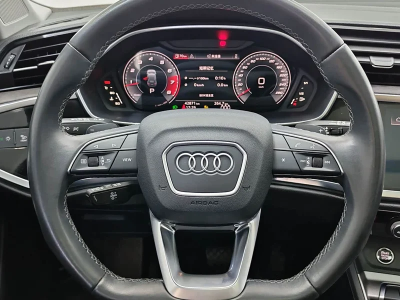 Audi Q3 — фото 12