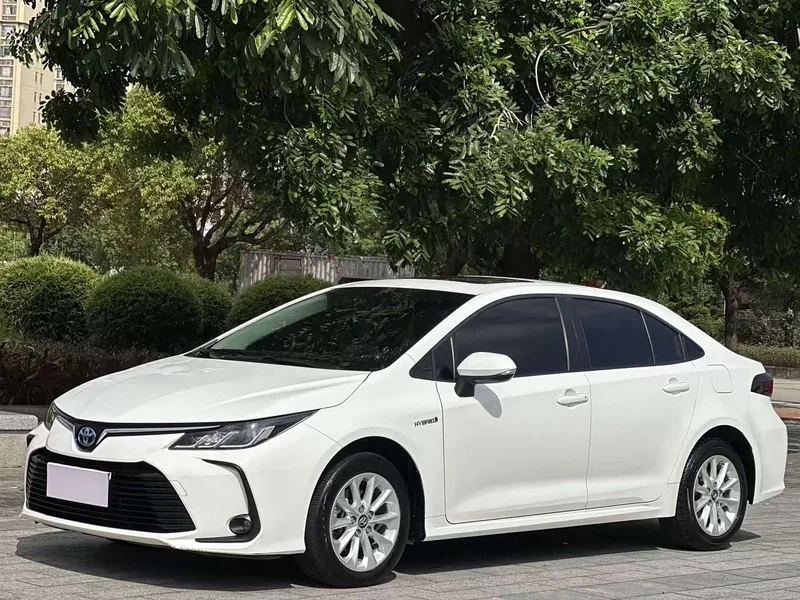 Toyota Corolla — фото 1