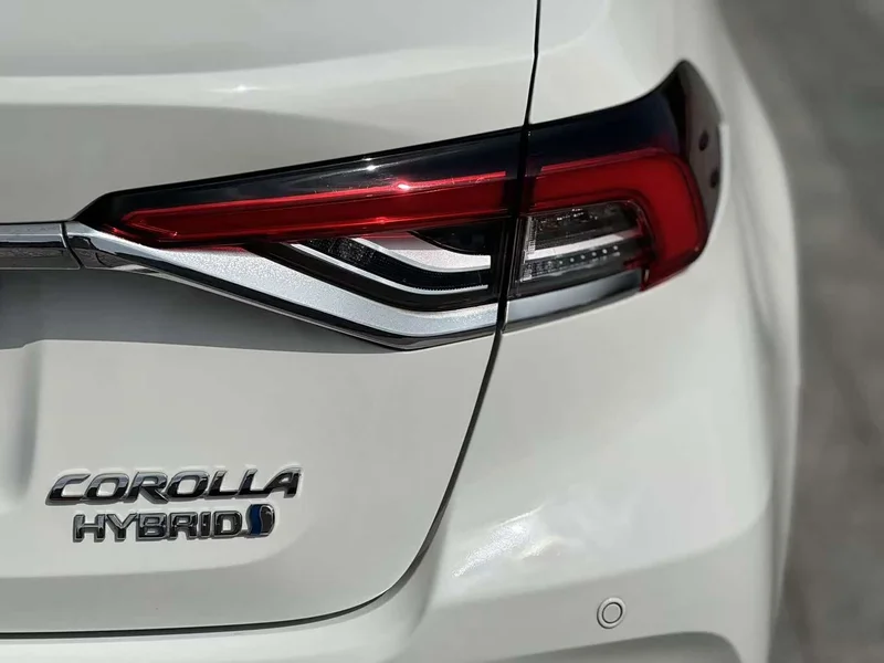 Toyota Corolla — фото 13