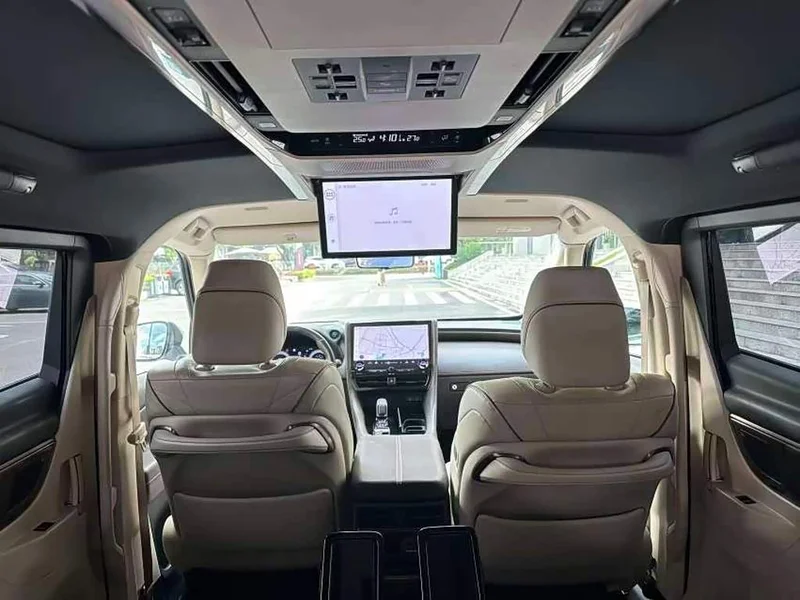 Toyota Alphard — фото 7