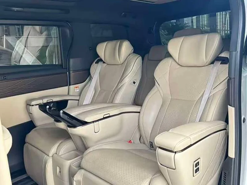 Toyota Alphard — фото 9