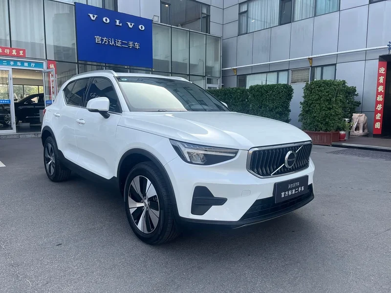 Volvo XC40 — фото 2