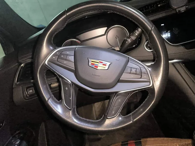 Cadillac XT5 — фото 15