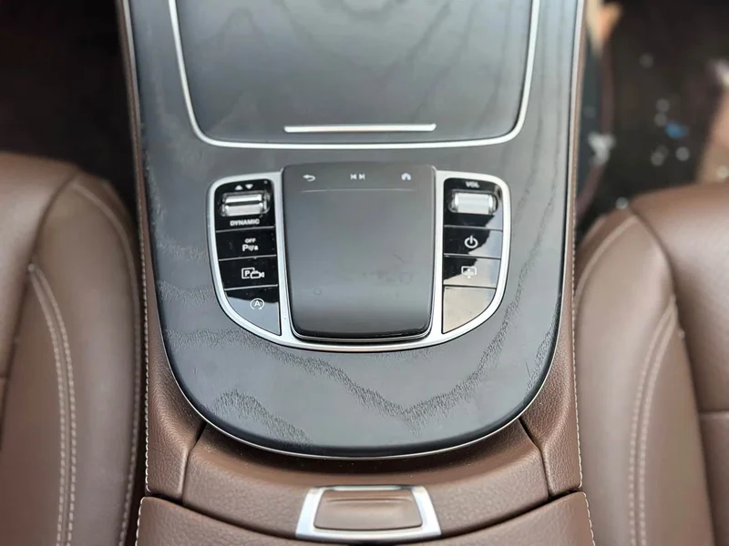 Mercedes-Benz E-Class — фото 14