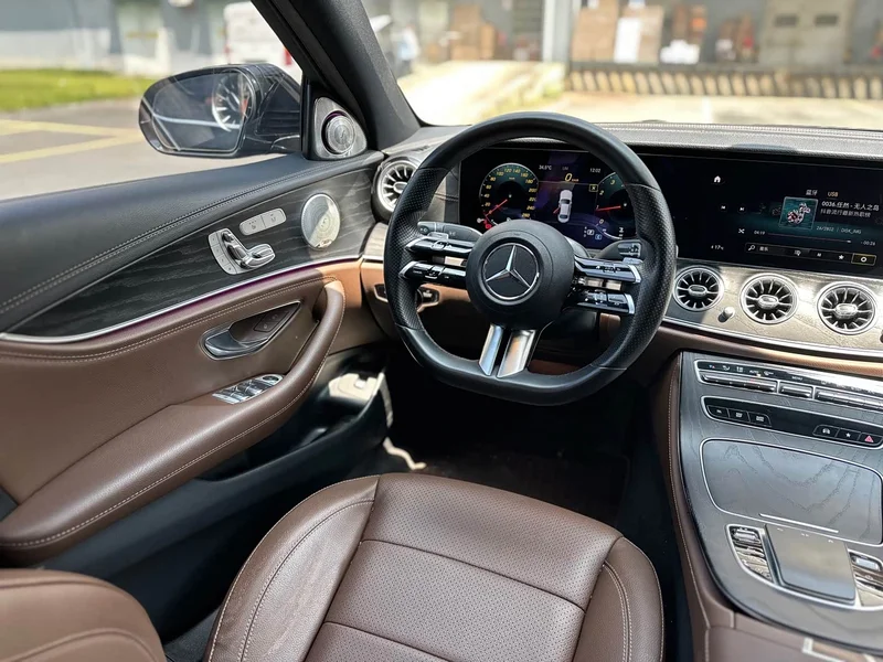 Mercedes-Benz E-Class — фото 15