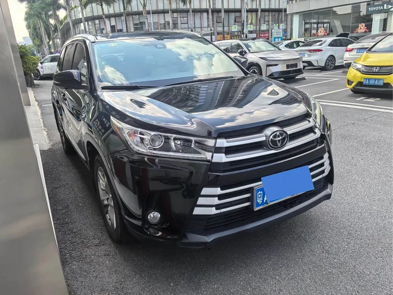 Toyota Highlander — фото 11