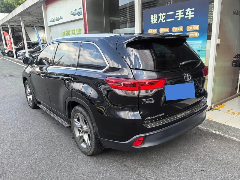 Toyota Highlander — фото 10