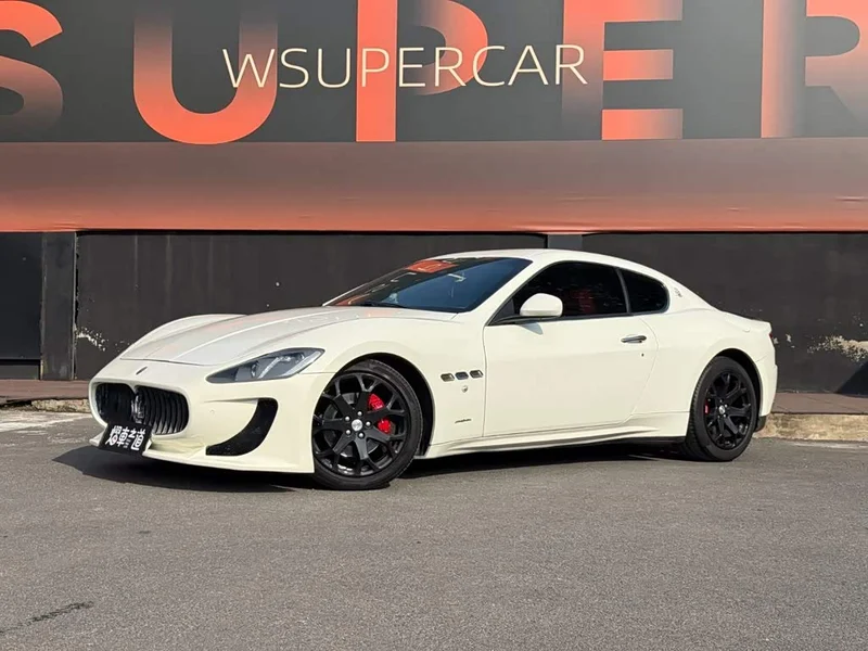 Maserati GranTurismo — фото 1