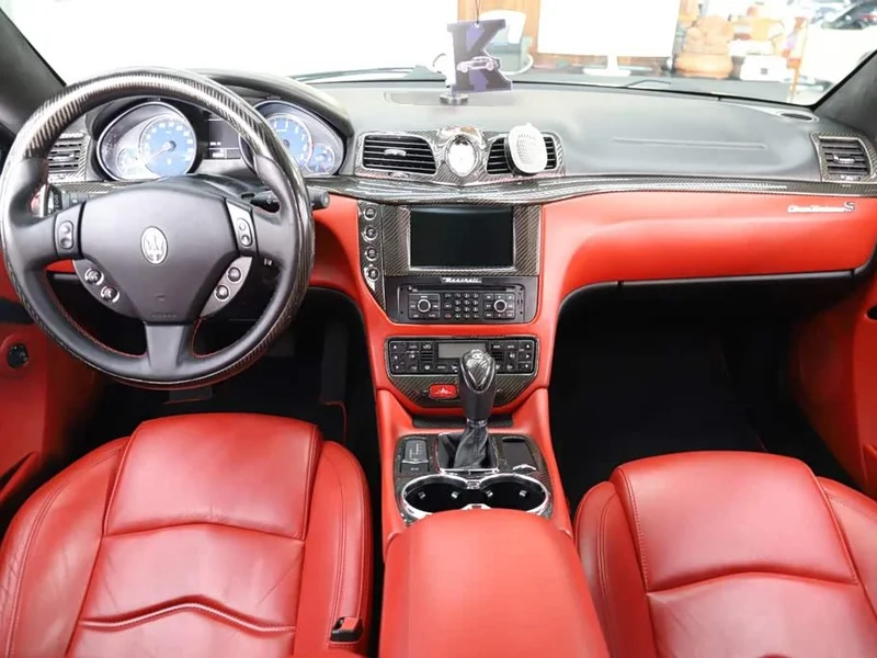 Maserati GranTurismo — фото 11