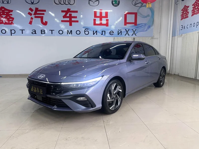 Hyundai Elantra — фото 1