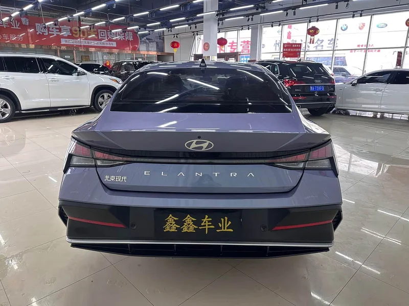 Hyundai Elantra — фото 4