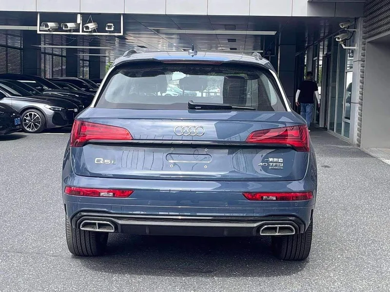 Audi Q5L — фото 3