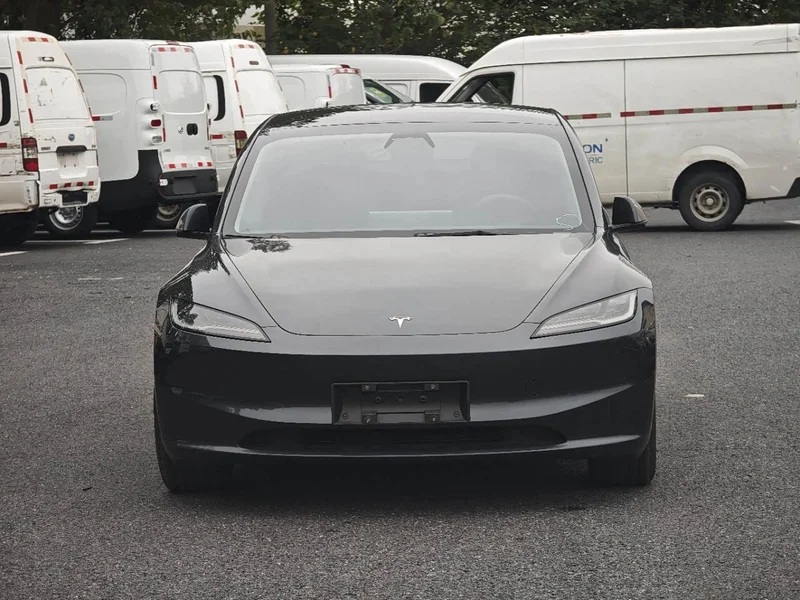 Tesla Model 3 — фото 2