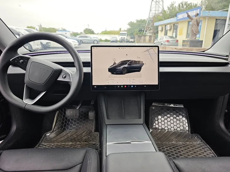 Tesla Model 3 — фото 10