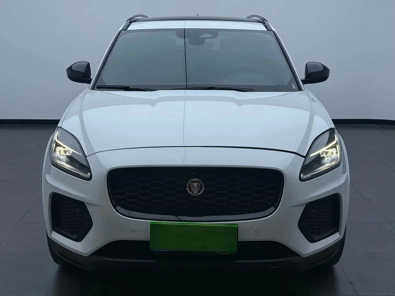 Jaguar E-PACE — фото 2