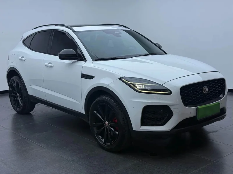 Jaguar E-PACE — фото 3