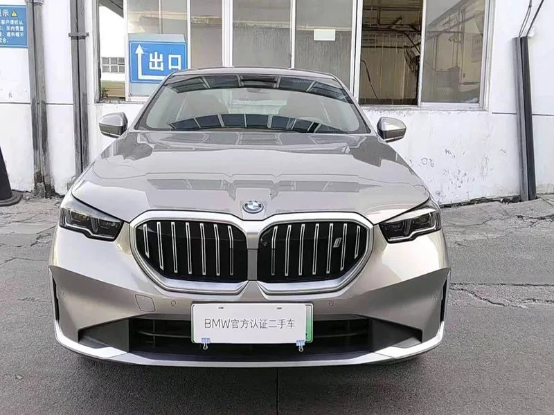 BMW i5 — фото 2