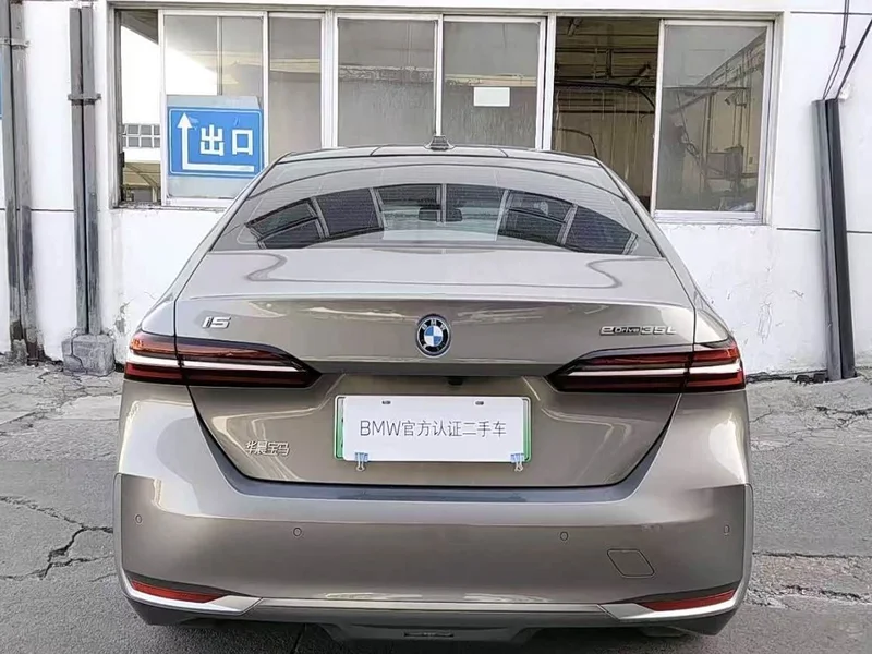 BMW i5 — фото 3