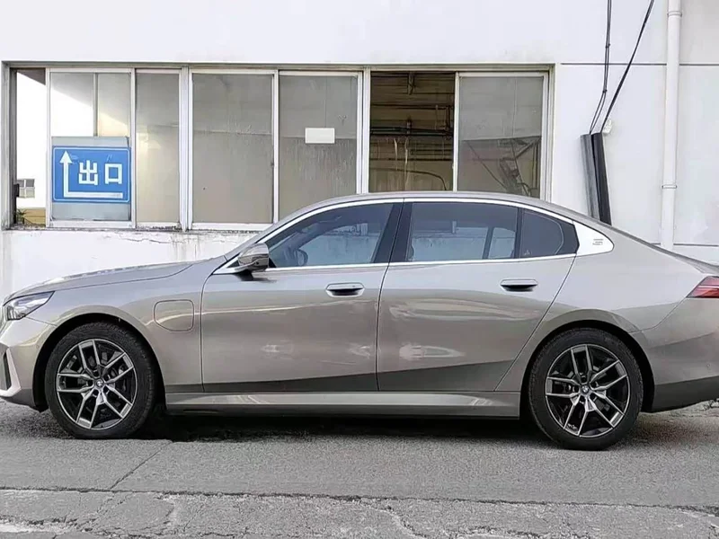 BMW i5 — фото 4